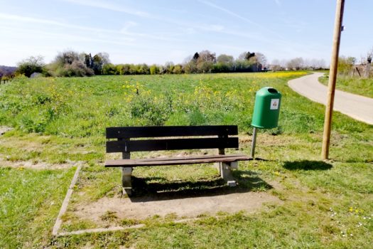 Le banc pour le pique-nique