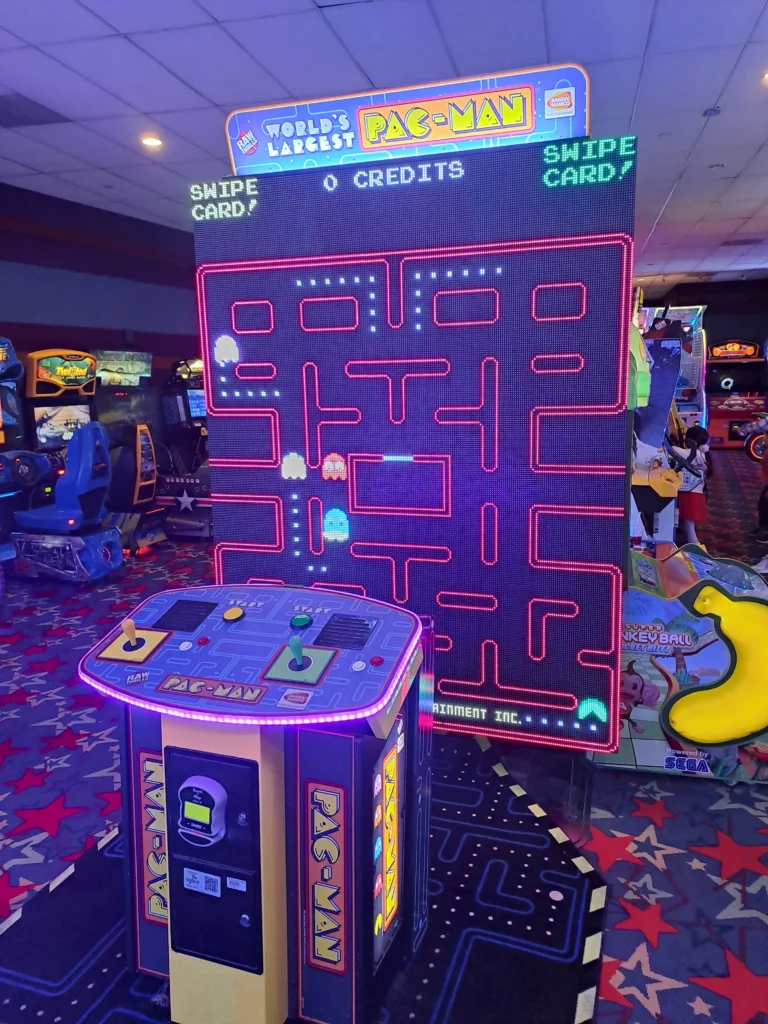 Le Pac Man géant du All Star Movie à Walt Disney World