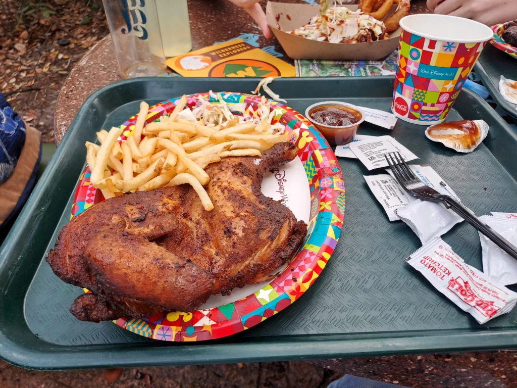 Les assiettes géantes du Flame Tree Barbecue à Animal Kingdom