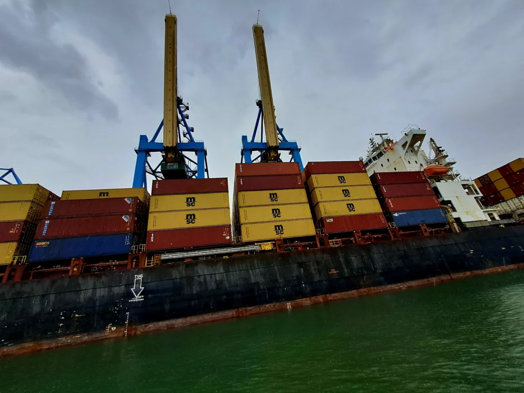 Les nombreux containers sur les paquebots